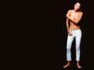 np-helena_christensen03_800.jpg (21770 bytes)